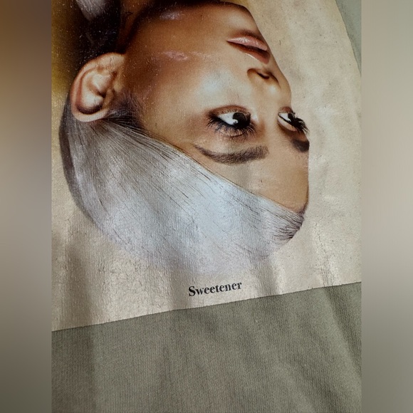 Ariana Grande Sweetener 2018 concert shirt 2XS 0 2 - Picture 4 of 5